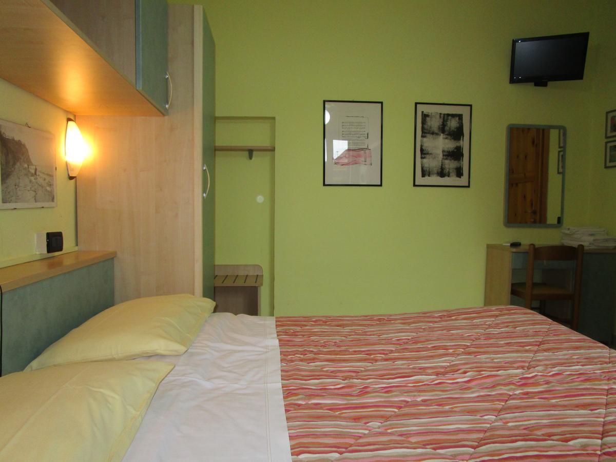 Primavera Hotel 2*
